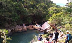Một đầm nước đẹp như phim ở Khánh Hòa, bất ngờ có  các hòn đảo, hoa phong lan, dòng suối, rừng ngập mặn