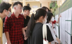 Kỳ thi tốt nghiệp THPT năm 2025: Thí sinh có thể chỉ phải thi 2 môn bắt buộc