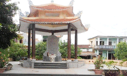 Cháu nội Ông Ích Khiêm bị thực dân Pháp xử chém khi 18 tuổi xuân xanh, dân một làng ở Đà Nẵng lập miếu thờ