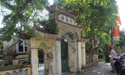 Một tổ dân phố trước là một làng cổ đất Hà Nam thờ tới 5 vị thành hoàng làng ở đình cổ, miếu cổ