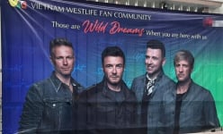 BTC concert Westlife nói gì khi logo sàn tiền ảo bất hợp pháp xuất hiện trong đêm diễn?