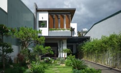 Nhà hướng Tây dùng cách này để có không gian như resort