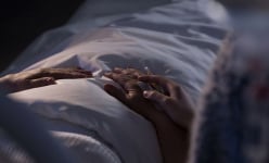 Người sắp qua đời luôn nhìn thấy những người đã khuất trong những giây phút cuối đời?