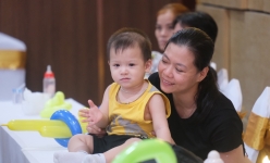 Bệnh viện Hùng Vương khám sức khỏe miễn phí cho những em bé chào đời tại H.O.P.E