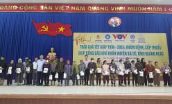 Quảng Ngãi: Agribank miền Trung đồng hành cùng các đơn vị mang Xuân yêu thương đến với người đồng bào Ba Tơ