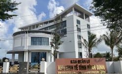 'Choáng' với trụ sở Ban Quản lý Khu kinh tế tỉnh Bình Định 64 tỷ đồng vừa xây xong đã nứt, lỗi do gạch?