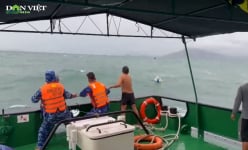 Clip: Tàu cảnh sát biển 9033 vượt sóng gió cứu 3 ngư dân đi câu cá bị mưa dông, sóng đánh chìm xuồng