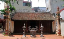 Đây là dòng họ có nhiều người làm quan nhất ở một làng  cổ thạo nghề buôn bán của đất Bắc Ninh