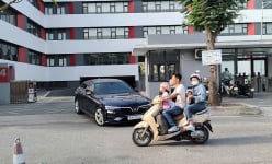 Bị xử phạt vi phạm phòng cháy chữa cháy, Trường Ngôi sao Hà Nội vẫn cho gửi xe ô tô dưới tầng hầm