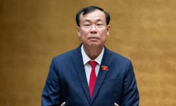 Bộ trưởng Bộ Quốc phòng, Bộ trưởng Bộ Công an, Tổng Tham mưu trưởng QĐND được chế áp, tạm giữ tàu bay không người lái