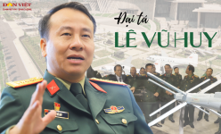 Giám đốc Bảo tàng Lịch sử Quân sự Việt Nam: Tôi cũng ra hướng dẫn khách, trò chuyện và chụp ảnh với các bạn trẻ