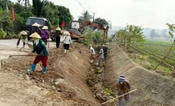 Kênh mương ở một xã của Thanh Hóa thông thoáng chỉ sau một ngày cả làng cùng nhau nạo vét