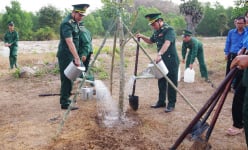 Bộ đội Biên phòng tỉnh An Giang phối hợp với địa phương trồng 100.000 cây xanh đầu Xuân Giáp Thìn 2024