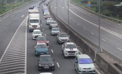 Cận Tết, lượng xe tăng gấp 3 lần, cao tốc Đà Nẵng - Quảng Ngãi ùn tắc nghiêm trọng
