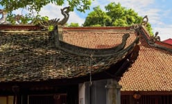 Đây là một làng cổ nổi tiêng Bắc Ninh, là quê hương của tác giả truyện ngắn 'Vợ nhặt'