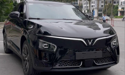 Chạy 600km, VinFast VF7 lướt đầu tiên rao bán với giá ngỡ ngàng
