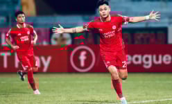 Tin sáng (17/6): HLV Troussier “đã sai” về Nguyễn Đức Chiến 1m84?