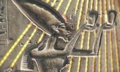 Pharaoh Akhenaten: Thuộc “dị giáo”, là người ngoài hành tinh?