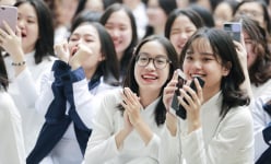 Điểm chuẩn '3 môn 5 điểm đậu lớp 10' vẫn không tuyển đủ học sinh, Sở GDĐT Đắk Lắk xin thêm hơn 1.000 chỉ tiêu