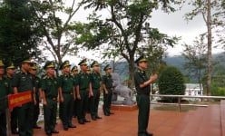 Bộ đội Biên phòng tỉnh Lai Châu dâng hoa, dâng hương tưởng niệm các anh hùng liệt sĩ tại biên giới