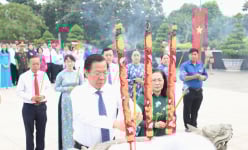 Lãnh đạo TP.HCM dâng hương các anh hùng liệt sĩ nhân ngày 27/7