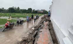 Mưa lớn 'phơi bày' công trình kém chất lượng