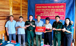 Lai Châu: Bàn giao nhà đại đoàn kết tặng hộ nghèo