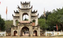 Vùng đất cổ dưới chân ngọn núi nổi tiếng Thanh Hóa, một làng mà có 9 ngôi chùa, phát lộ vô số mộ cổ