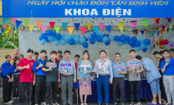 Tân sinh viên K19 hân hoan tựu Trường Đại học Công nghiệp Hà Nội