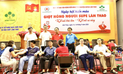 Đông đảo người lao động Supe Lâm Thao hiến máu tình nguyện, ủng hộ đồng bào bị thiệt hại do bão số 3