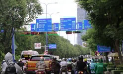Dân tự ý đặt, gắn bảng tên đường, UBND TP.HCM yêu cầu chấn chỉnh   
