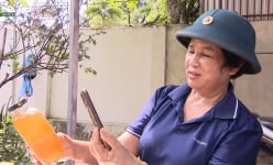 Nuôi ong rừng lấy mật thu 600 triệu đồng mỗi năm             