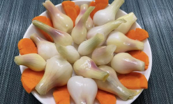 Loại củ gia vị nhỏ xinh, muối chua, trắng giòn, thơm phức, món ngon không thể thiếu dịp Tết