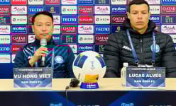 HLV Vũ Hồng Việt nói gì khi thua đậm CLB Sanfrecce Hiroshima?