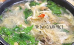 Loại thịt bổ hơn thịt vịt, rẻ hơn thịt bò, đem nấu lẩu với lá é thành món ngon, đậm vị