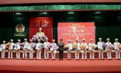 26 Đại tá, Thượng tá Công an tỉnh Hòa Bình xin nghỉ hưu trước tuổi
