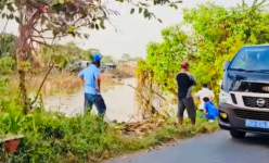 TIN NÓNG 24 GIỜ QUA: Truy tìm kẻ giết người đàn ông giao thịt heo; tin mới vụ đánh dã man thiếu nữ ở HN