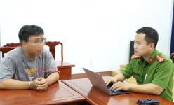 Không có chuyện 'nam sinh viên bị các đối tượng giả danh công an vào trường bắt' 