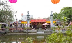 Một người quê Nam Định mồ côi cha mẹ lúc nhỏ, 50 tuổi thi đỗ Trạng nguyên, là Trạng nguyên thứ 13 của nước ta