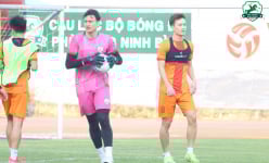 Hoàng Đức và Đặng Văn Lâm “lên hương” kể từ khi khoác áo CLB Ninh Bình