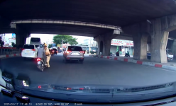 Vi phạm nồng độ cồn ở mức 'kịch khung', người đàn ông lao xe máy vào chân CSGT 