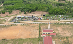Dự án định canh, định cư sát bên nghĩa trang ở Đắk Lắk bị sạt lở, xuống cấp