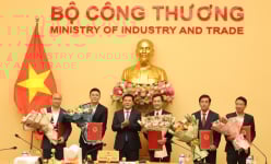 Bộ Công Thương điều động, thuyên chuyển hàng loạt nhân sự cấp Cục trưởng, Vụ trưởng