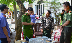 Bắt kẻ mặc đồ giống trang phục quân đội, tự nhận đại diện người dân khiếu kiện để miệt thị cơ quan chức năng