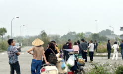 Nhà đầu tư đổ xô 'săn' đất, VARS cảnh báo tránh cầm 'hòn than nóng' trên tay