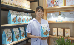 Kỳ công làm các loại bánh, loại bột từ các loại hạt, một nữ dược sĩ Quảng Nam nhận giải thưởng gì?