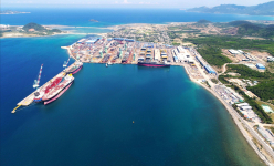 Tỉnh Ninh Thuận từng là một phủ thuộc tỉnh Khánh Hòa, sau sáp nhập với Bình Thuận, Bình Tuy thành tỉnh Thuận Hải