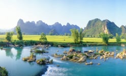 Xưa 2 tỉnh nào sáp nhập thành tỉnh Cao Lạng, sau 2 năm lại tách ra, mỗi tỉnh có một dòng sông nổi tiếng