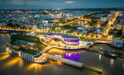 Xưa, Tiền Giang, Đồng Tháp sáp nhập thành tỉnh Đồng Tháp Mười, nay một tỉnh là xứ sen hồng, một là vương quốc trái cây