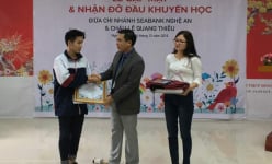 Quỹ khuyến học “Ươm mầm ước mơ” của SeABank tiếp tục hỗ trợ học phí cho 21 trẻ em nghèo hiếu học